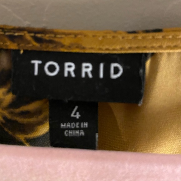 Torrid size 4 mustard yellow and black blouse - Picture 5 of 5
